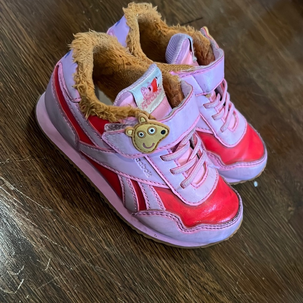 Peppa Pig x Reebok toddler size 9